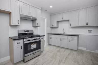 Main picture of 3251 Stevens Ave