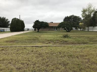 Main picture of 2503 W Grand Ave