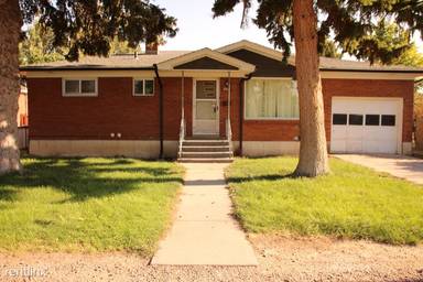 Main picture of 559 W Pine St