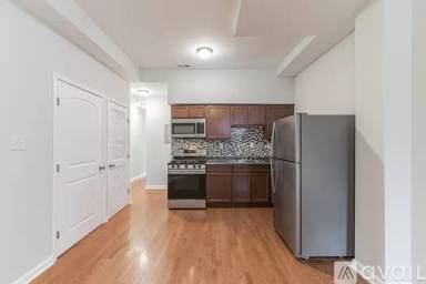 Main picture of 4024 Parkside Ave