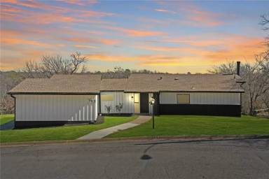 Main picture of 743 Westwood Dr