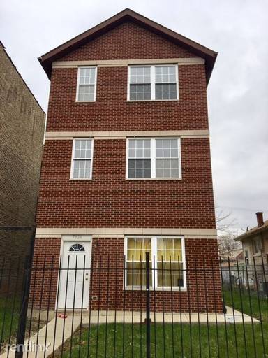 Main picture of 7952 S Carpenter St