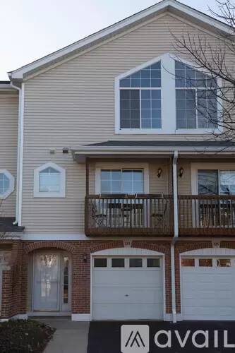 Main picture of 225 E Parallel St