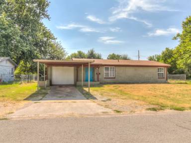 Main picture of 1740 Cherry Ln