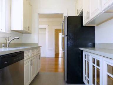 Main picture of 15 Taylor St