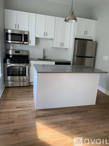 Main picture of 354-58 W Dickens Ave & 2103-11 N Sedgwick Ave Apartments