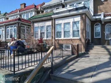 Main picture of 321 E Roosevelt Blvd