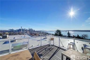 Main picture of 530 W Olympic Pl