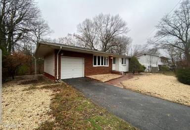 Main picture of 82 Green Dr