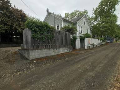 Main picture of 1224 SE Court Ave