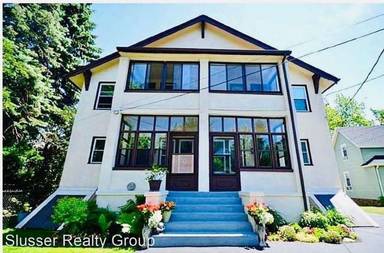 Main picture of 3227 Saint Paul Blvd