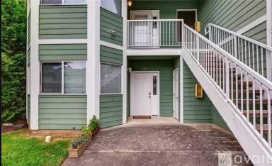 Main picture of 909 Orchid Pl