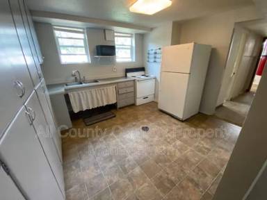 Main picture of 1116 1/2 E Harney St