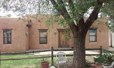 Main picture of 4608 Parker St