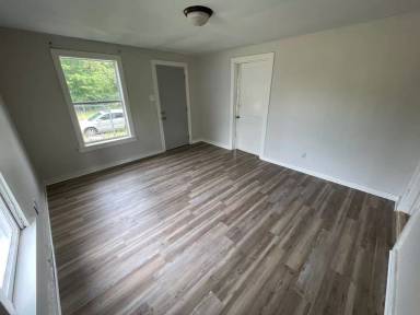 Main picture of 2861 W Jordan St