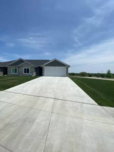 Main picture of 9234 S 42nd St