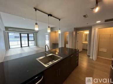 Main picture of 211 W Scott St