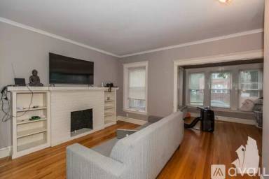 Main picture of 2061 W Birchwood Ave