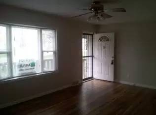 Main picture of 7028 Hunter St