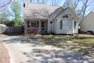 Main picture of 8 Fieldcrest Ct