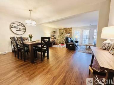 Main picture of 1515 Edgeside Ct