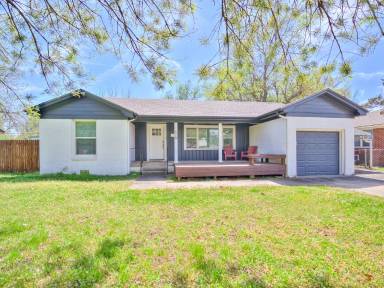 Main picture of 1222 Westlawn Dr