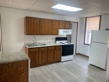 Main picture of 100 Penn St