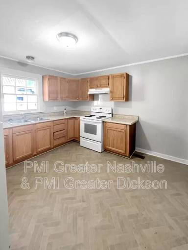 Main picture of 100 S Charlotte St
