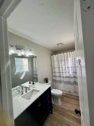 Main picture of 103 E Locust St