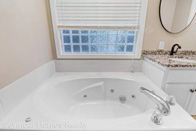 Main picture of 106 Marlin Ln