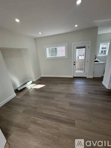 Main picture of 304 W Anaheim St