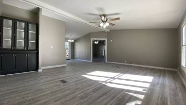 Main picture of 105 Fannin Dr