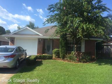Main picture of 76 Mandevilla Ln