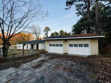 Main picture of 1096 NC 56 Hwy E