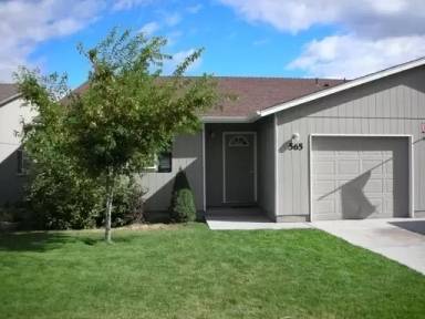 Main picture of 567 NE Larch Ave