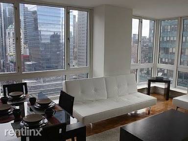 Main picture of 326 W 43rd St