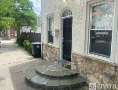 Main picture of 544 King St