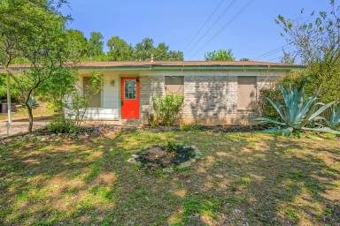 Main picture of 5000 Mendoza Dr