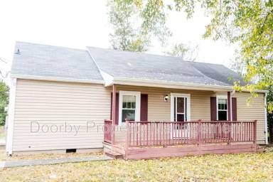 Main picture of 604 S Cherokee St