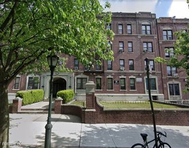 Main picture of 1631 Eastern Pkwy