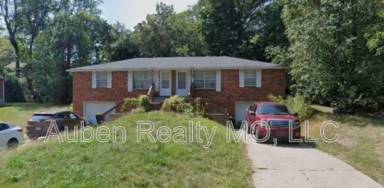 Main picture of 5136 N Oakley Ave