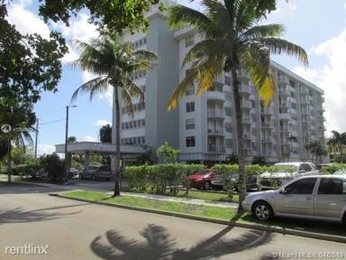 Main picture of Gateway House Condominium