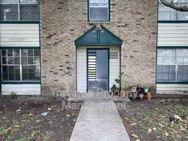 Main picture of 8024 Cambridge Cir