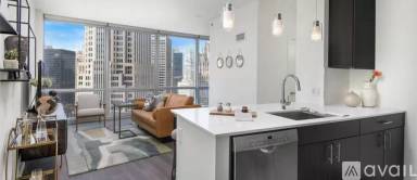 Main picture of 355 E Illinois St