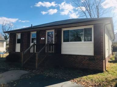 Main picture of 11 N Fern Ave