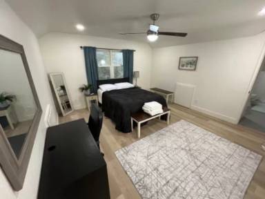 Main picture of 4059 Ridge St