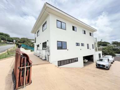 Main picture of 2045 Mott-Smith Dr