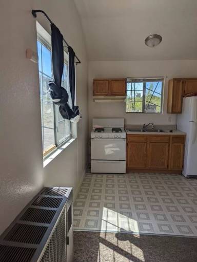 Main picture of 807 E 15th St