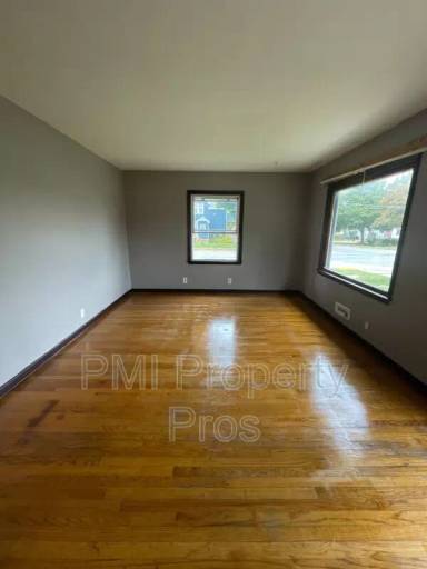 Main picture of 4375 N 61st St