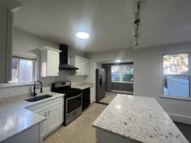 Main picture of 2318 Holland Ave